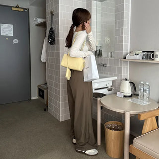 Double-pleated wide-leg slacks