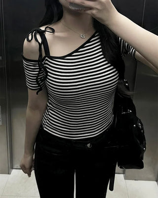 Striped one-shoulder short-sleeved T-shirt
