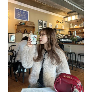 Round neck fur jacket