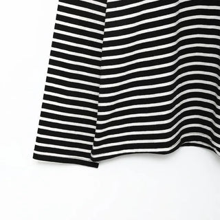 (Unisex) Semi-Oversized Border T-Shirt