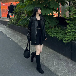 Loose-fitting leather jacket