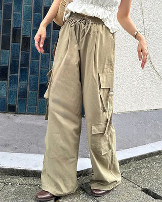 Wide cargo pants