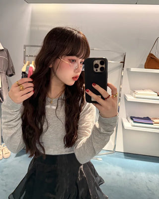 Side-shirred long-sleeve T-shirt