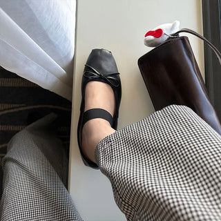 Ribbon Pointed Flat Shoes