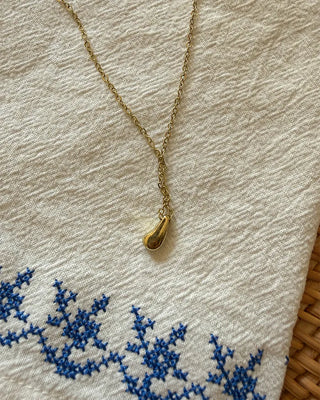 Drop motif necklace