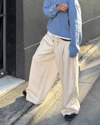 Balloon silhouette dart pants