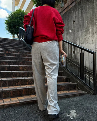 Loose-fit V-neck knit