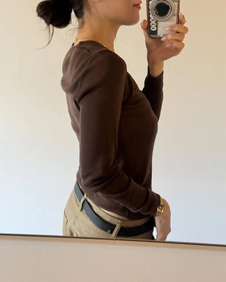 V-neck slim-fit knit
