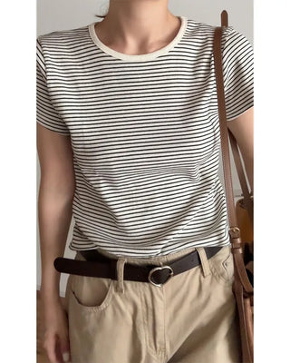 White ribbed border half-sleeve T-shirt