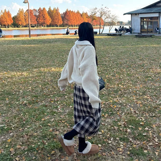Checkered long skirt
