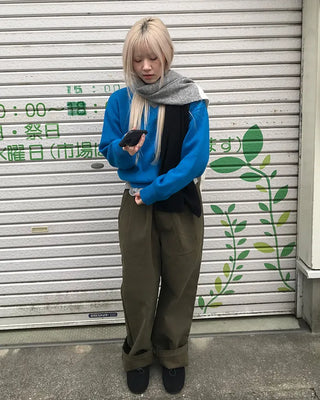 Elastic waistband, two-pleat wide-leg pants