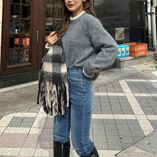 Two-tone raglan knit