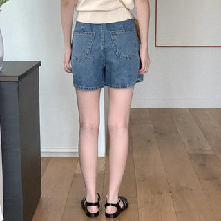 Pleated denim shorts