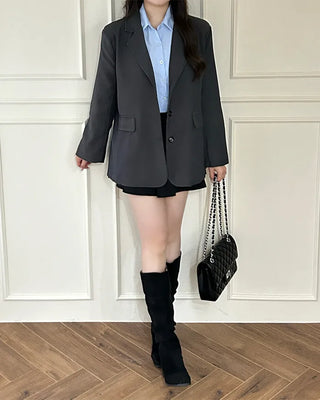 Button-flap pocket point jacket