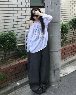 Off-shoulder lettering knit