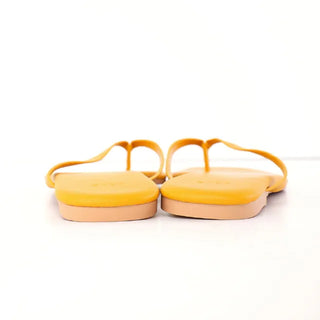 Square-line beach sandals