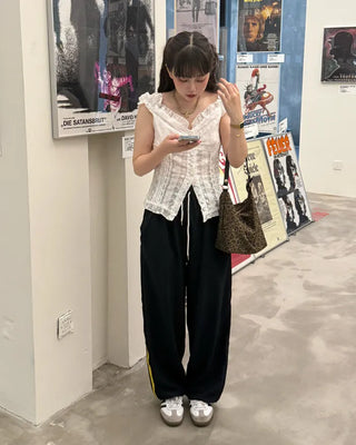 Shirred lace half-sleeve blouse