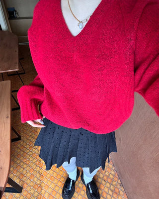 V-neck loose-fit knit