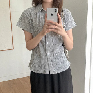 Wrinkle stripe border short-sleeved shirt