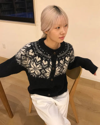 Colored Neck Nordic Knit Cardigan