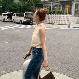 Halter neck sleeveless blouse
