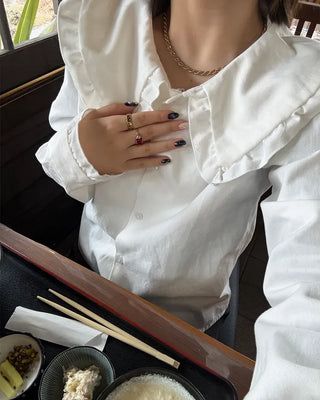 Big collar frill blouse