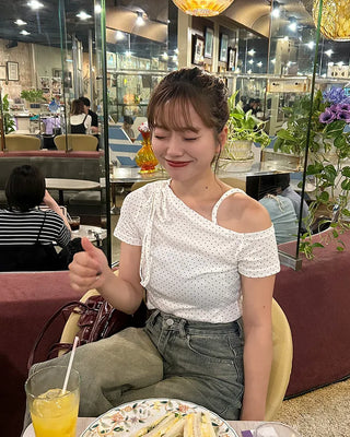 One-off shoulder polka dot half-sleeve T-shirt