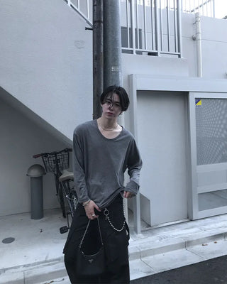 Oversized U-neck long-sleeve T-shirt