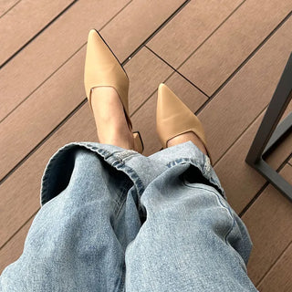 Pointed toe flat shoes