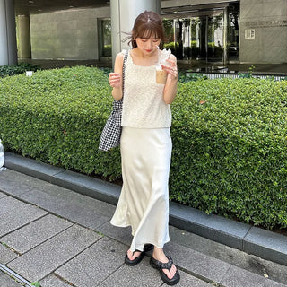 Frilled Sleeveless Knit