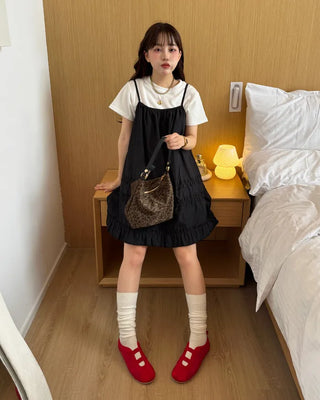 Double-line flat shoes