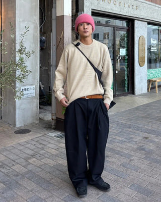 Simple round-neck knit