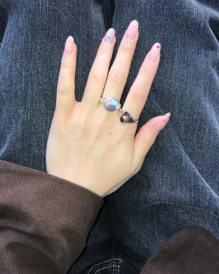 Simple cubic ring
