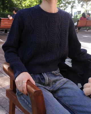 Cropped round knit