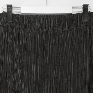 Pleated long skirt