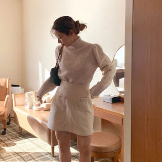 Pearl pocket mini skirt