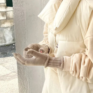 Finger-slit knit gloves