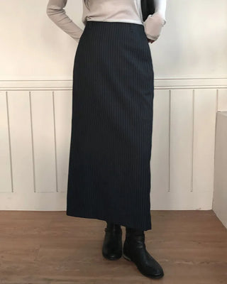 Classic striped border skirt