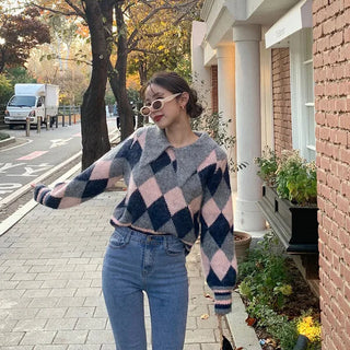 Pastel Round Knit