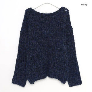 Loose-fit slit knitwear