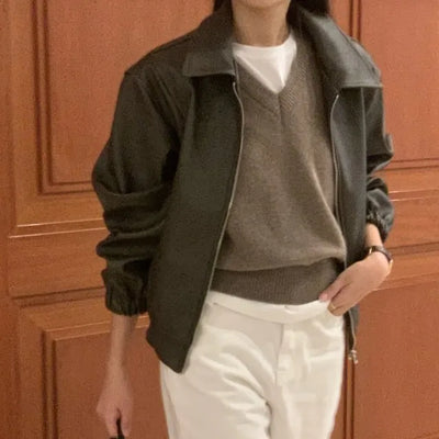 This short blouson jacket