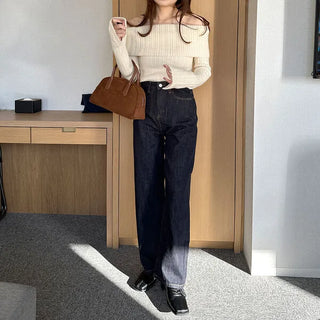 Slit off-shoulder knit