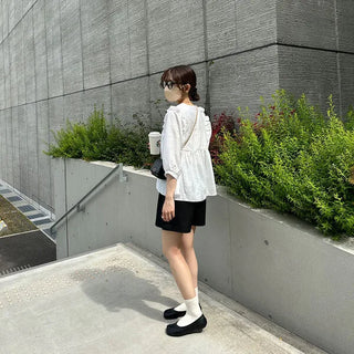 V-neck frill blouse