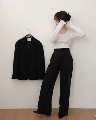 Slim Scoop Neck Knit