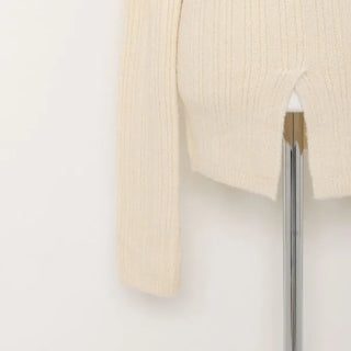 Slit off-shoulder knit