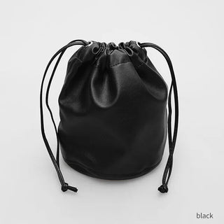 Simple retro bucket bag