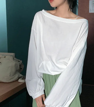 Loose-fit boat neck off-shoulder long-sleeve t-shirt