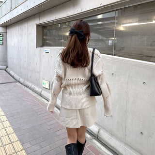 Loose-fitting punched knit