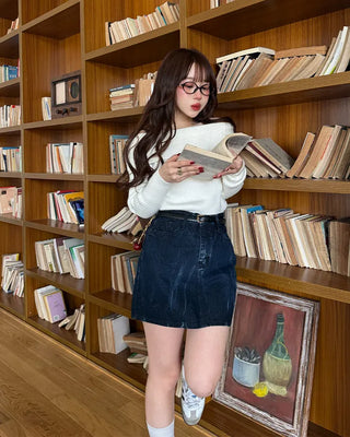 Off-shoulder loose-fit knit