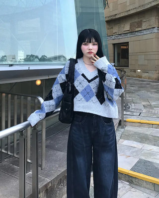 V-neck argyle pattern loose knit
